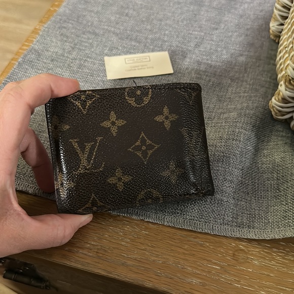 Pre loved Louis Vuitton Mens Wallet - Picture 5 of 7